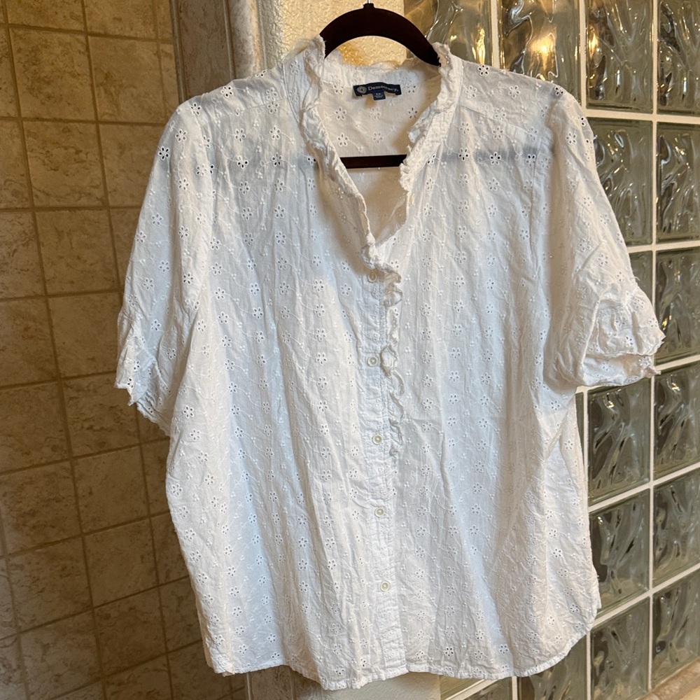 Democracy XL White Eyelet Button-Up Blouse